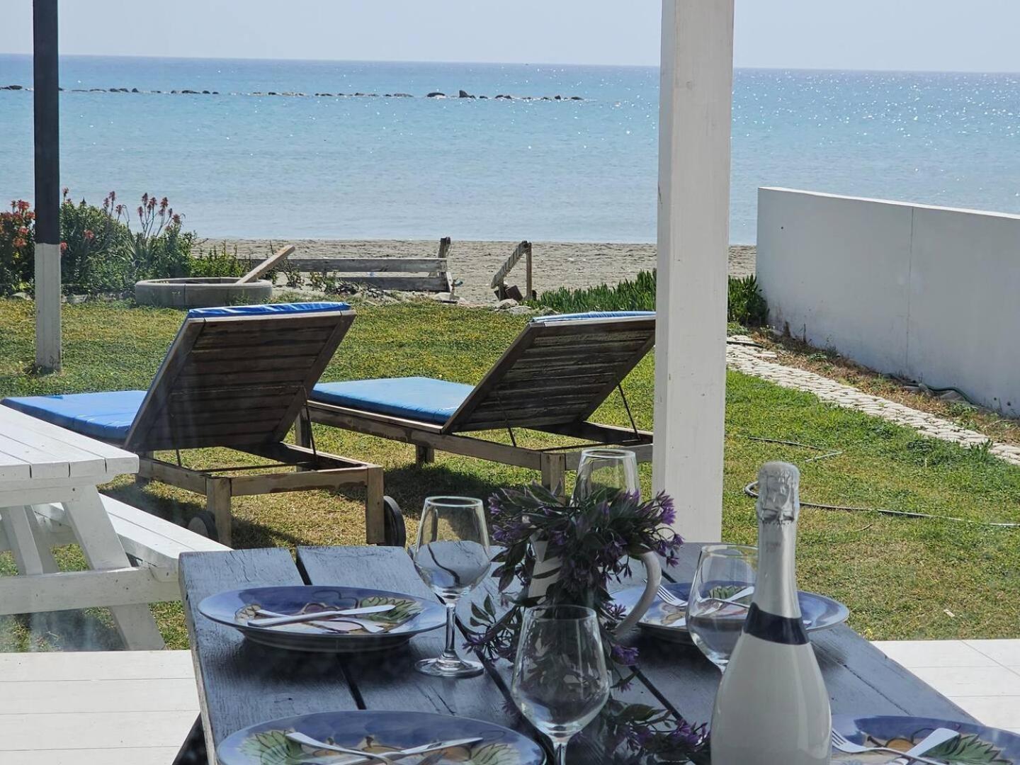 Ammos Beachfront Villa Paradise Larnaca Extérieur photo