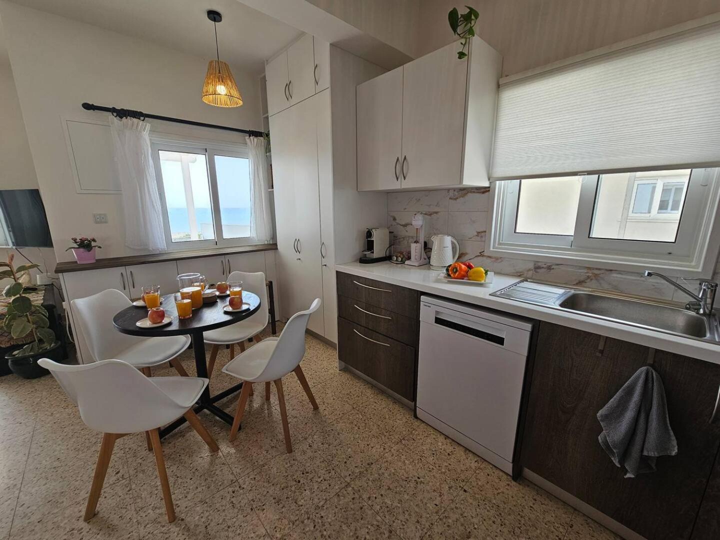 Ammos Beachfront Villa Paradise Larnaca Extérieur photo