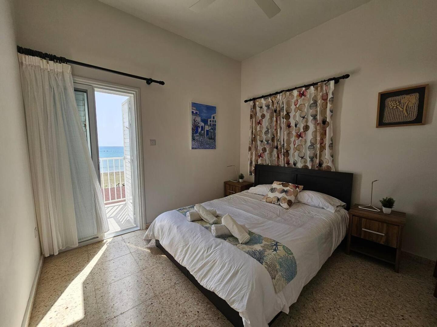 Ammos Beachfront Villa Paradise Larnaca Extérieur photo