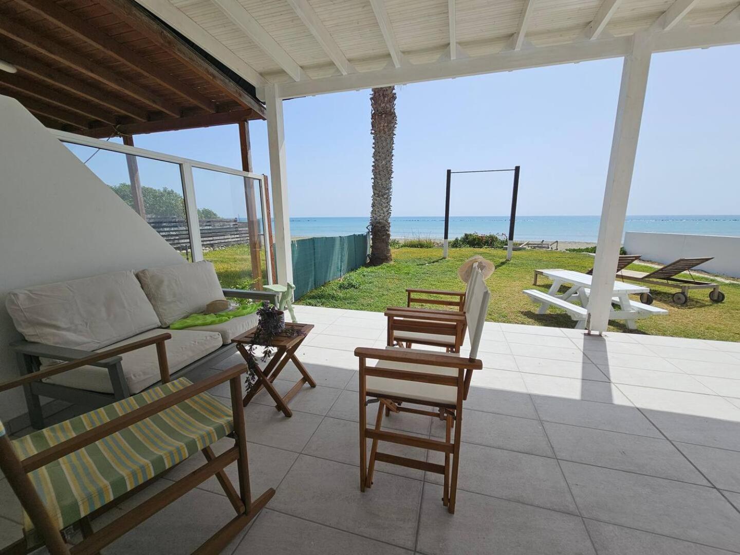 Ammos Beachfront Villa Paradise Larnaca Extérieur photo