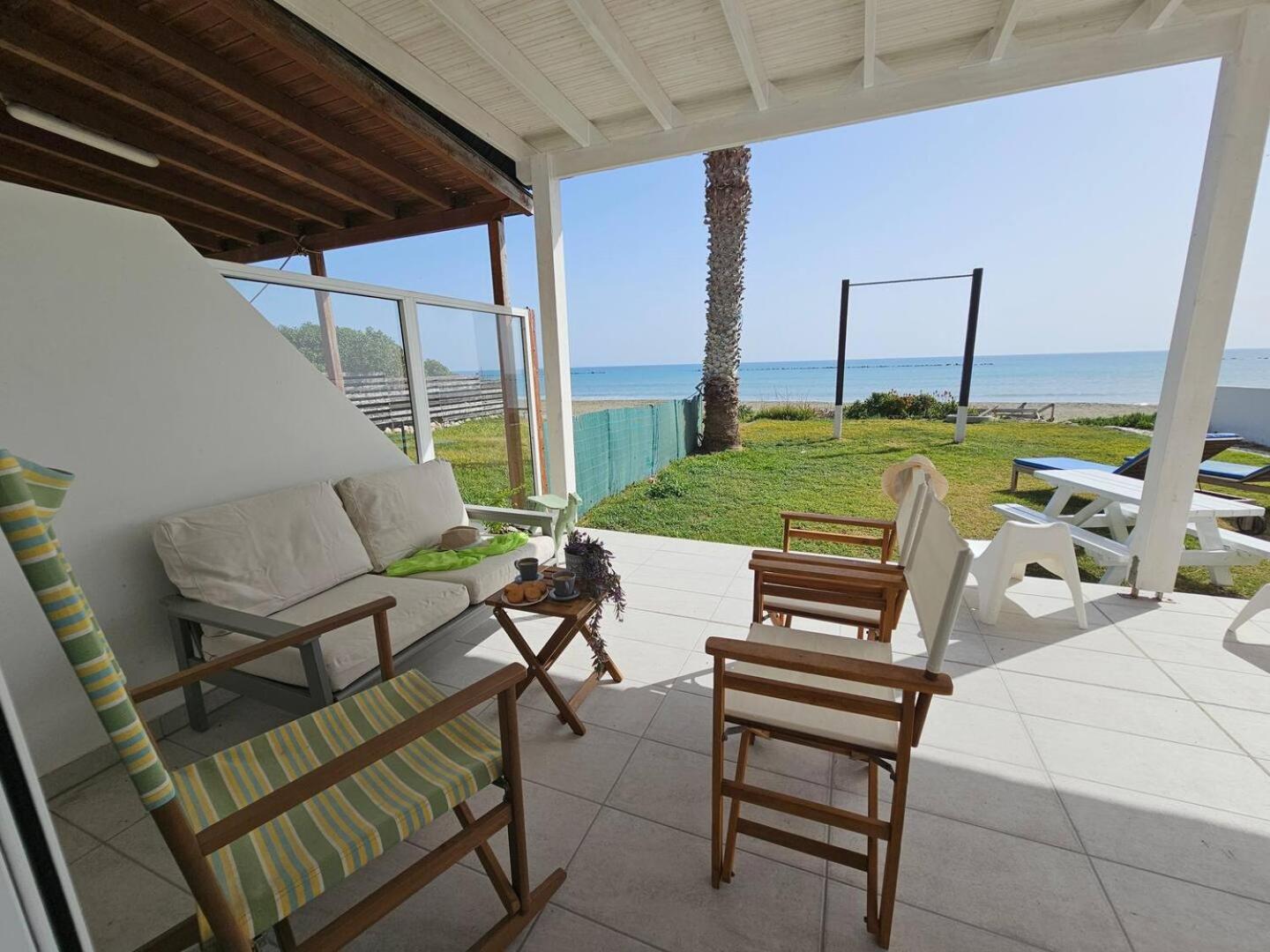 Ammos Beachfront Villa Paradise Larnaca Extérieur photo