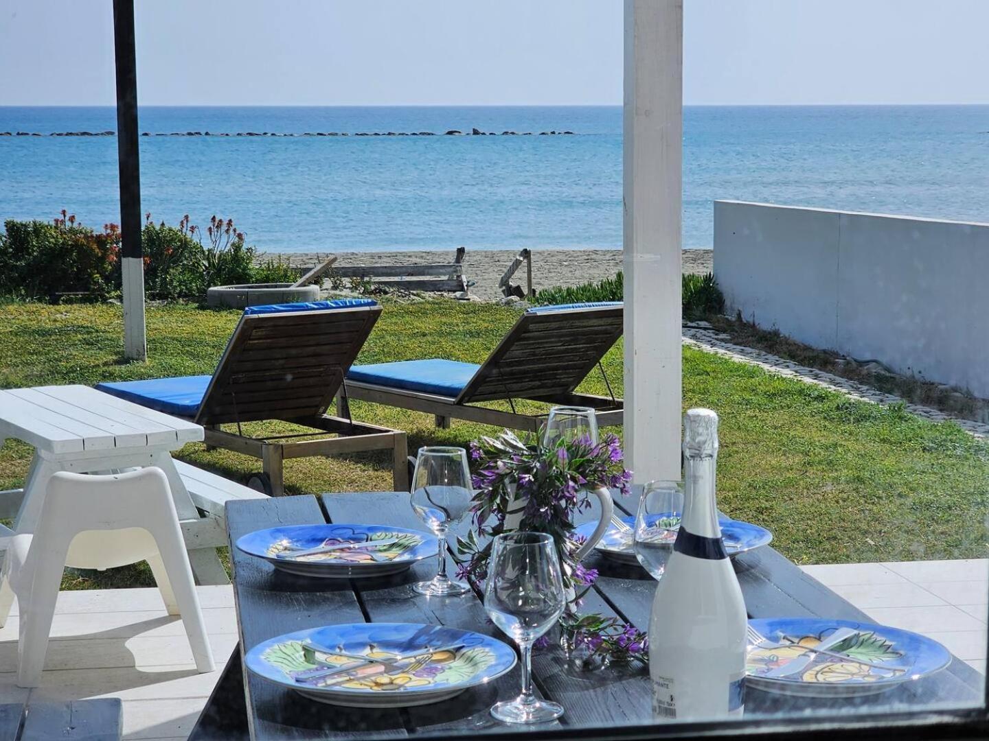 Ammos Beachfront Villa Paradise Larnaca Extérieur photo