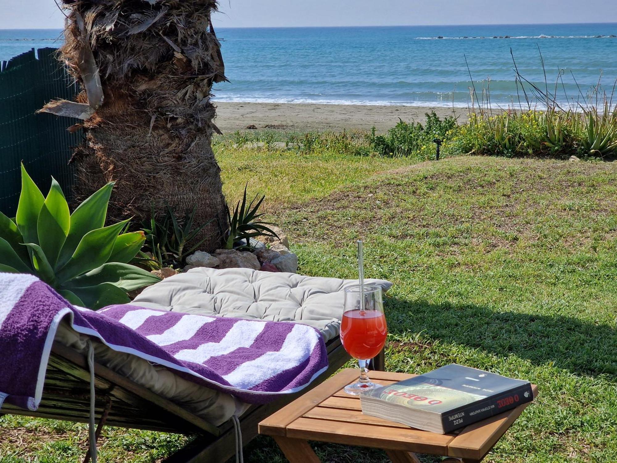 Ammos Beachfront Villa Paradise Larnaca Extérieur photo