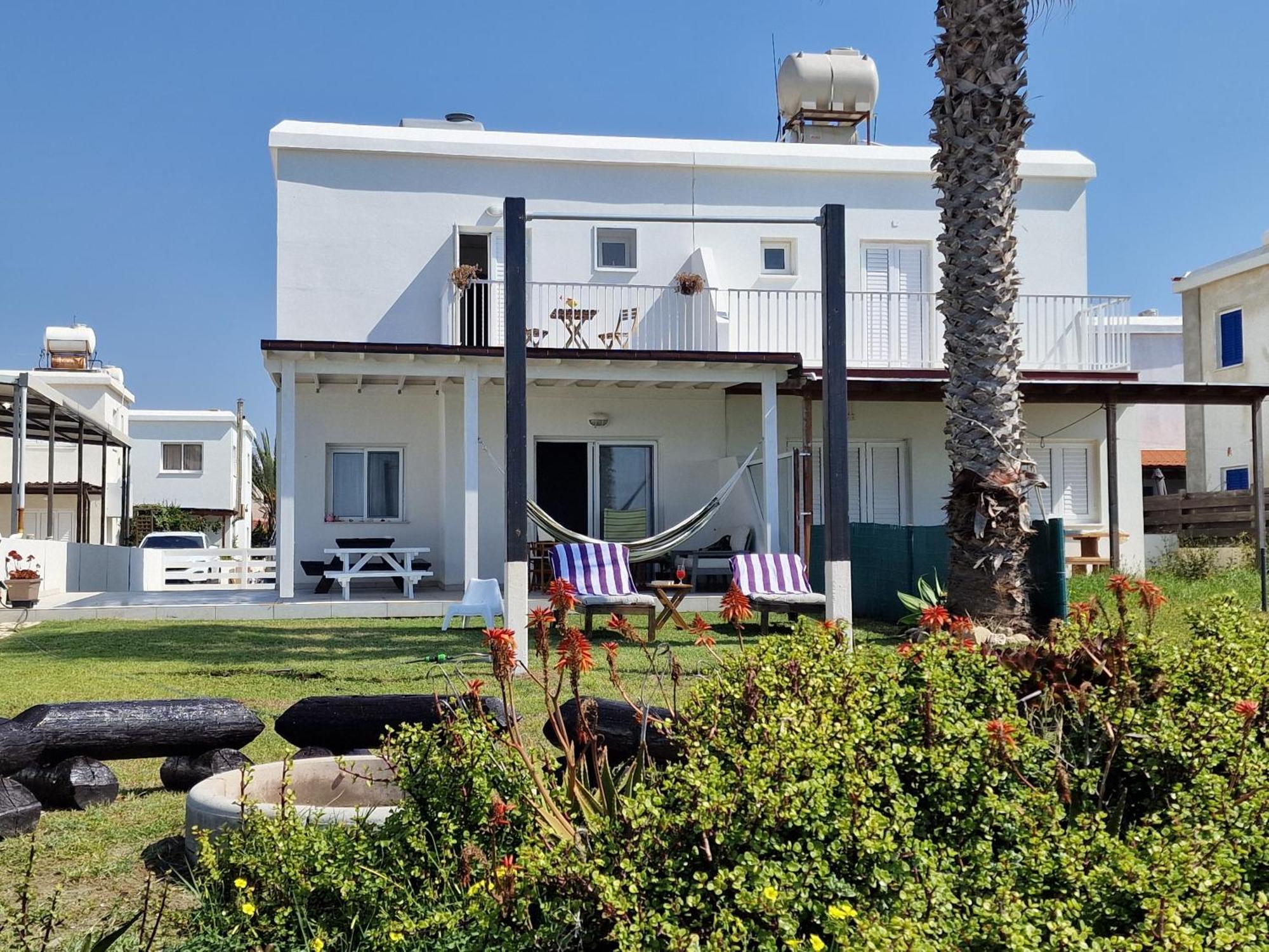 Ammos Beachfront Villa Paradise Larnaca Extérieur photo