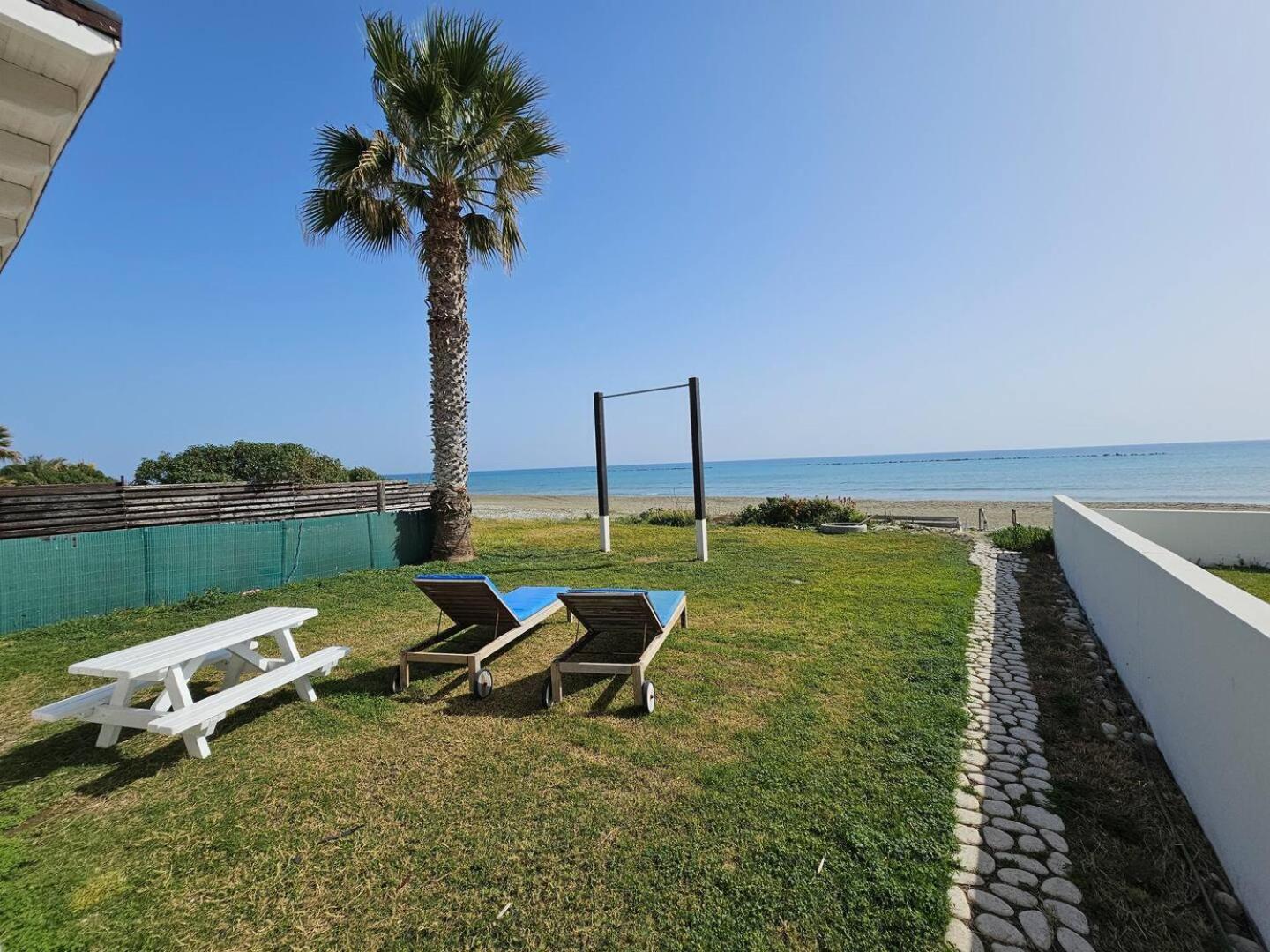 Ammos Beachfront Villa Paradise Larnaca Extérieur photo